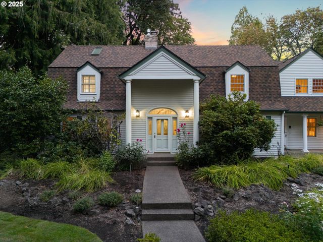 541 Sw ASHDOWN Cir, West Linn, OR 97068