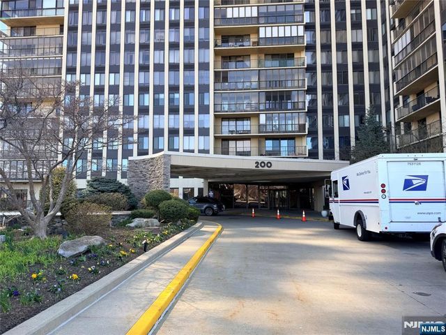200 Winston Drive 1014, Cliffside Park, NJ 07010