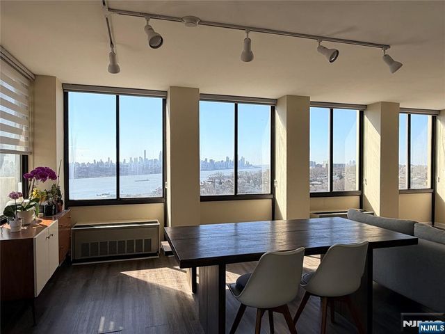 200 Winston Drive 1014, Cliffside Park, NJ 07010