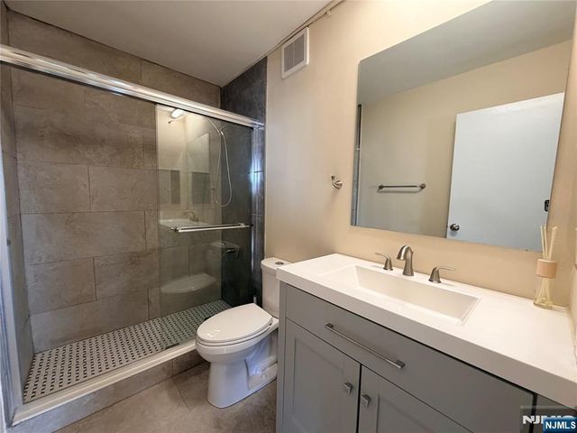 200 Winston Drive 1014, Cliffside Park, NJ 07010