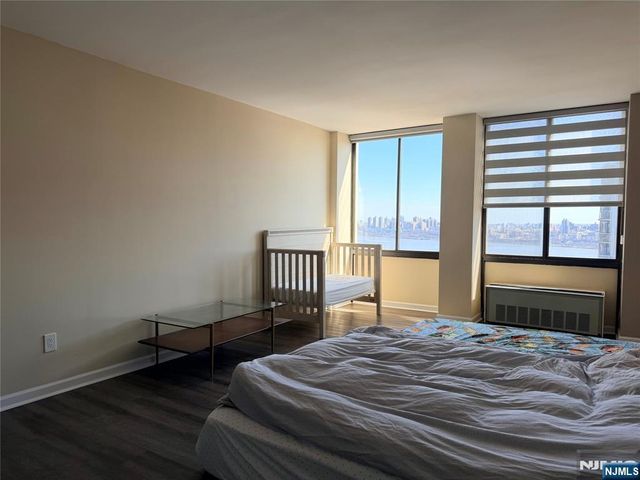 200 Winston Drive 1014, Cliffside Park, NJ 07010