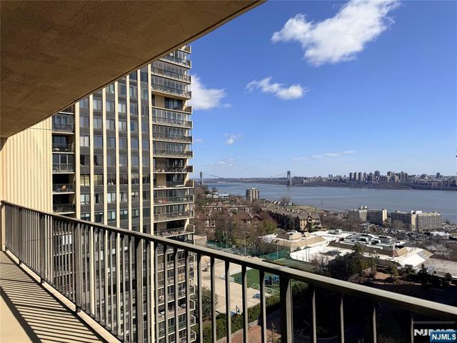 200 Winston Drive 1014, Cliffside Park, NJ 07010