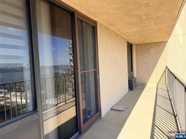 200 Winston Drive 1014, Cliffside Park, NJ 07010