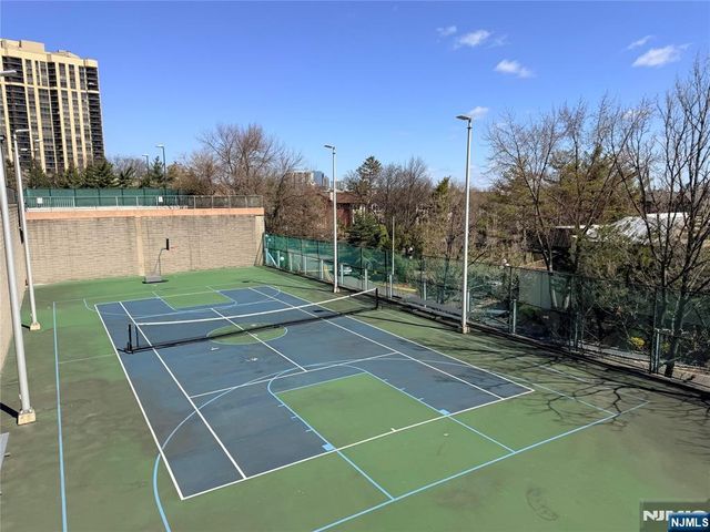 200 Winston Drive 1014, Cliffside Park, NJ 07010