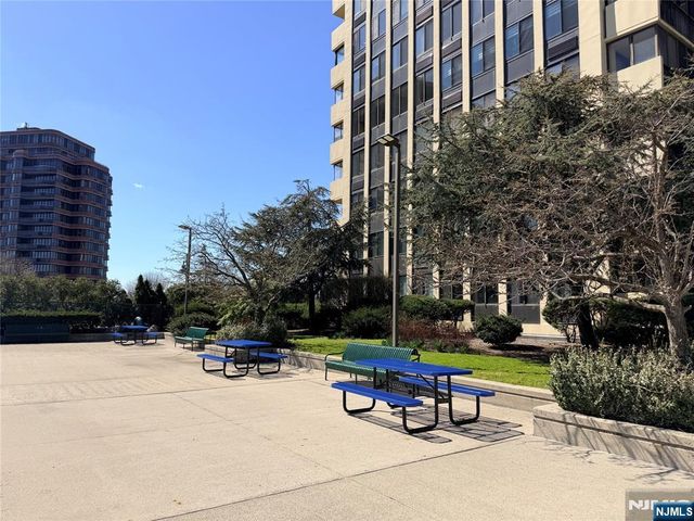 200 Winston Drive 1014, Cliffside Park, NJ 07010