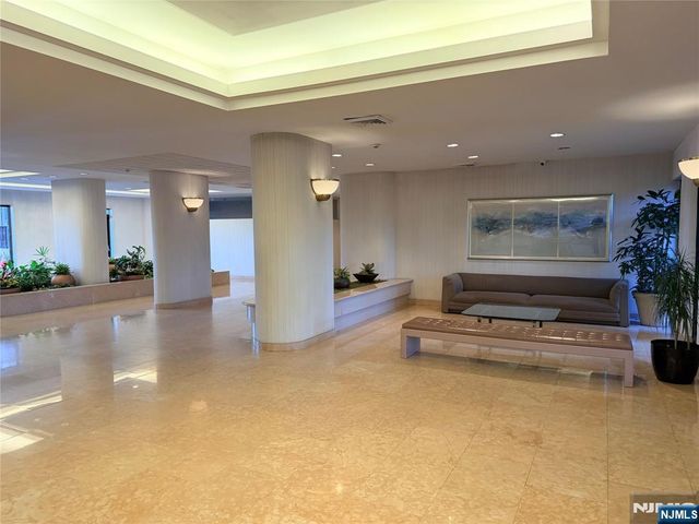 200 Winston Drive 1014, Cliffside Park, NJ 07010