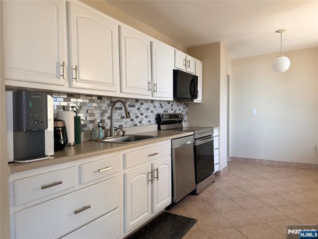 200 Winston Drive 1014, Cliffside Park, NJ 07010