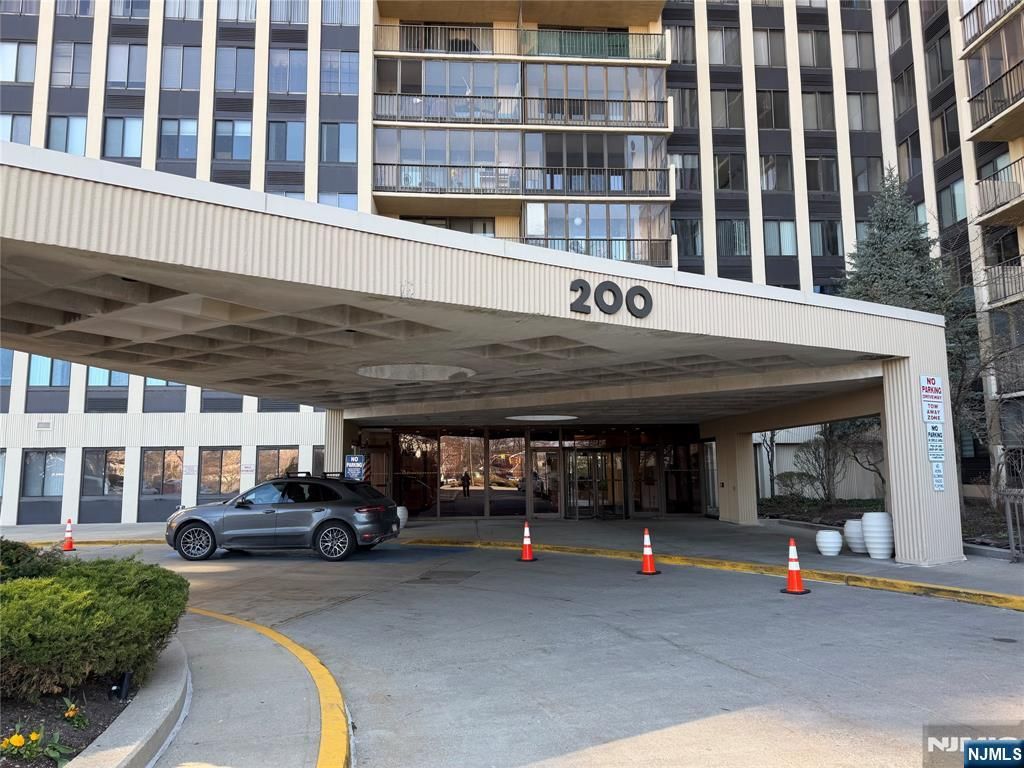 200 Winston Drive 1014, Cliffside Park, NJ 07010