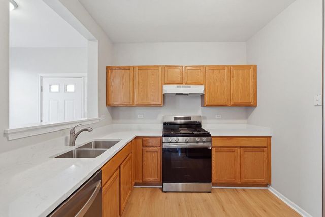 3133 Falling Waters Lane, Lindenhurst, IL 60046