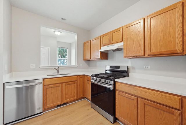 3133 Falling Waters Lane, Lindenhurst, IL 60046