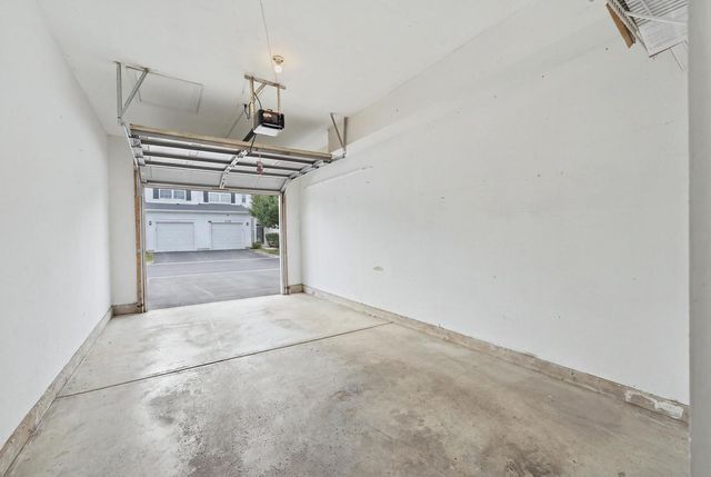 3133 Falling Waters Lane, Lindenhurst, IL 60046