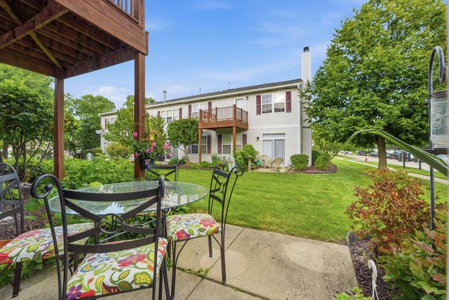 3133 Falling Waters Lane, Lindenhurst, IL 60046