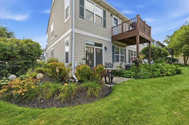 3133 Falling Waters Lane, Lindenhurst, IL 60046