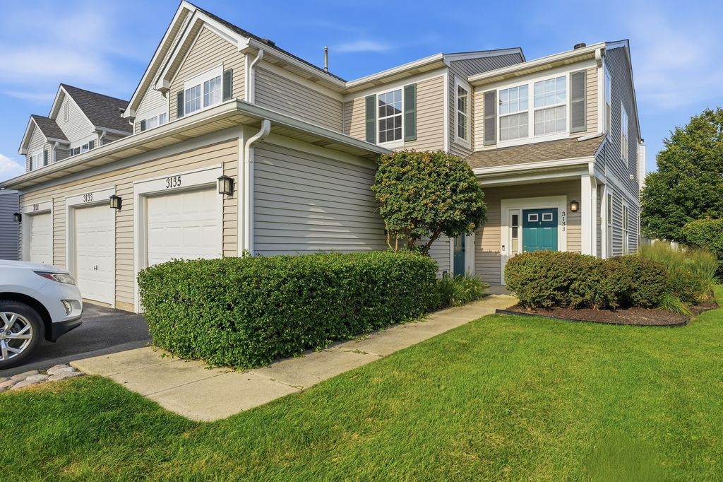 3133 Falling Waters Lane, Lindenhurst, IL 60046
