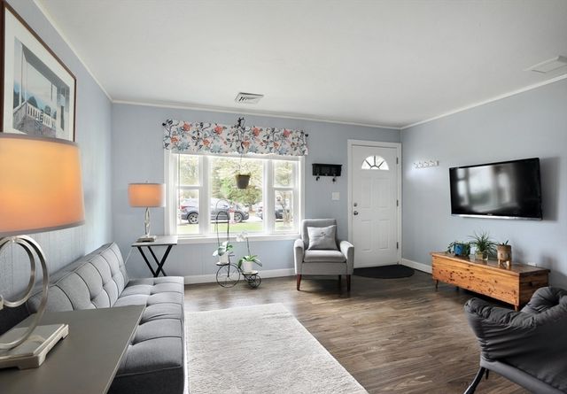 20 Jackson Rd, Hanover, MA 02339