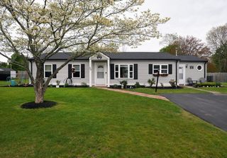 20 Jackson Rd, Hanover, MA 02339