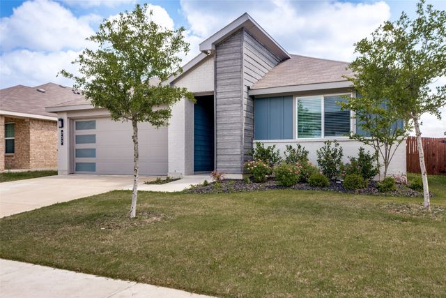 737 Trinity Park Trail, Alvarado, TX 76009