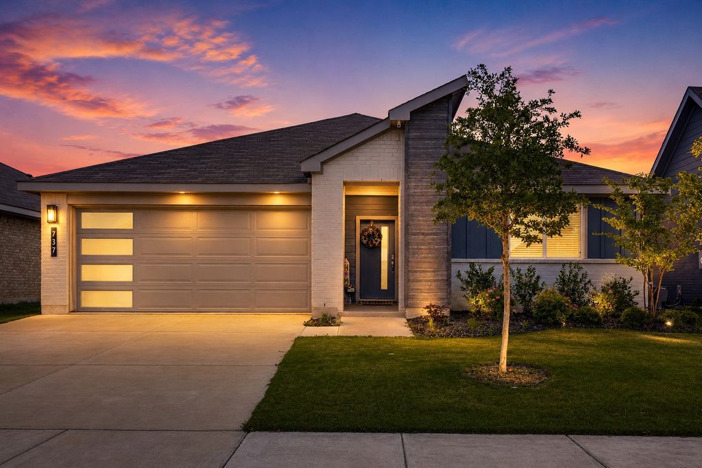 737 Trinity Park Trail, Alvarado, TX 76009