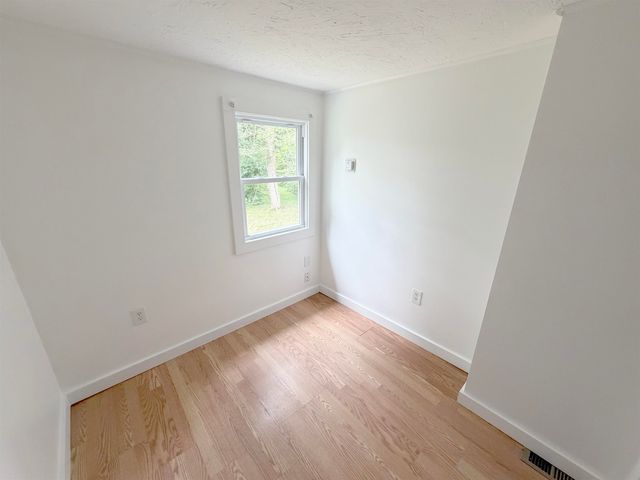 22 Valley Road, Brattleboro, VT 05301