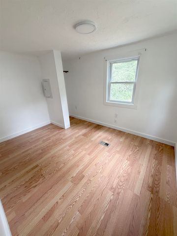 22 Valley Road, Brattleboro, VT 05301