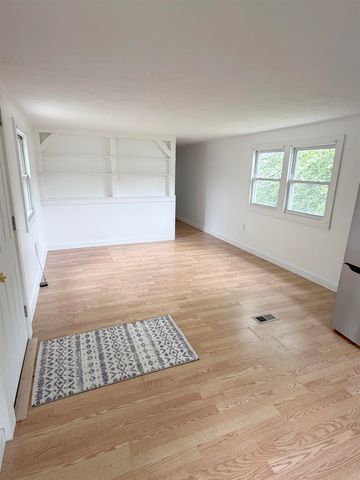 22 Valley Road, Brattleboro, VT 05301