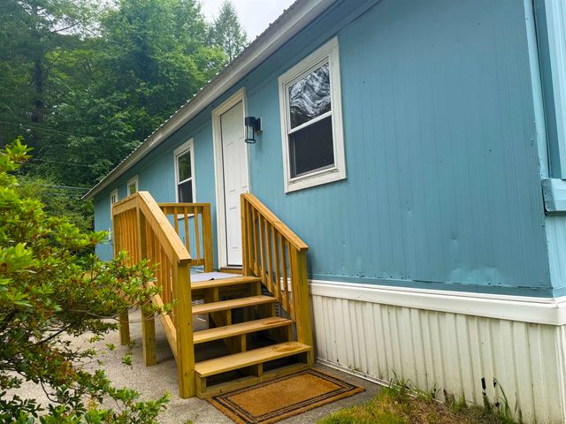 22 Valley Road, Brattleboro, VT 05301