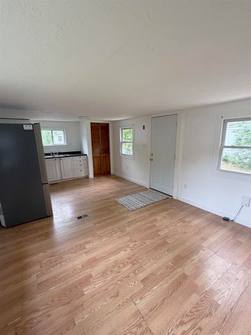 22 Valley Road, Brattleboro, VT 05301