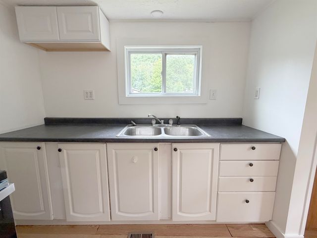 22 Valley Road, Brattleboro, VT 05301