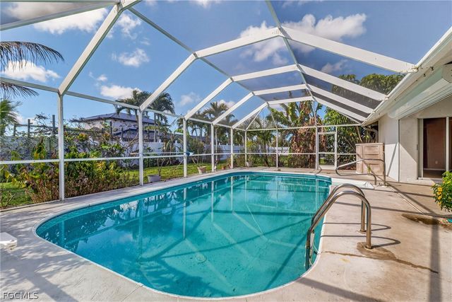 2202 SW 39th ST, Cape Coral, FL 33914