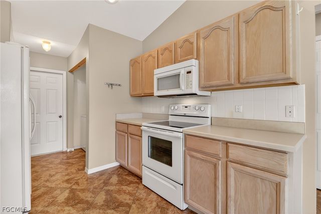 2202 SW 39th ST, Cape Coral, FL 33914