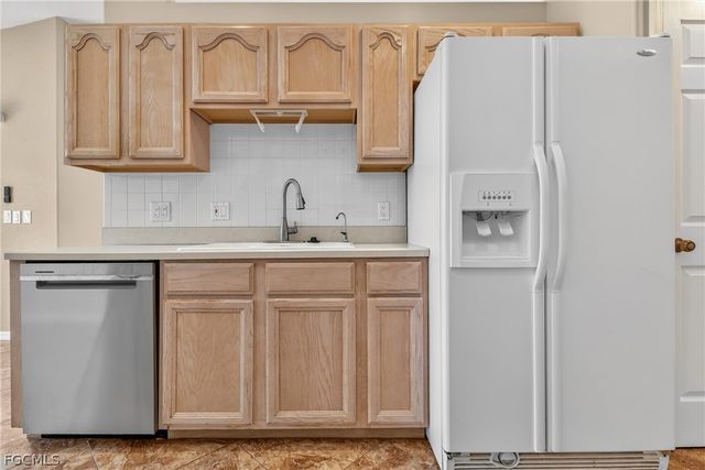 2202 SW 39th ST, Cape Coral, FL 33914