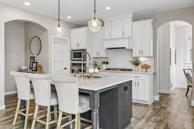 5288 Porchlight View, Woodbury, MN 55129