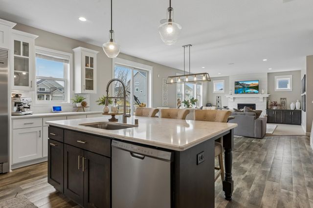 5288 Porchlight View, Woodbury, MN 55129