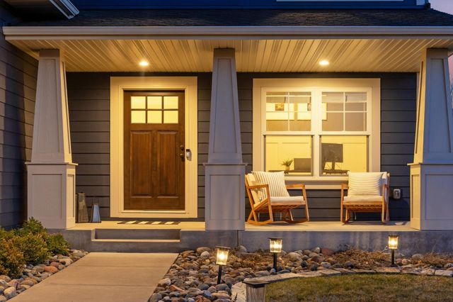5288 Porchlight View, Woodbury, MN 55129
