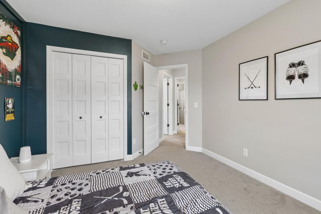 5288 Porchlight View, Woodbury, MN 55129