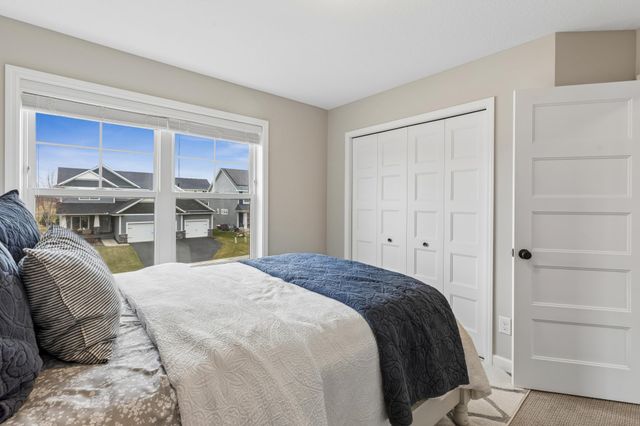 5288 Porchlight View, Woodbury, MN 55129