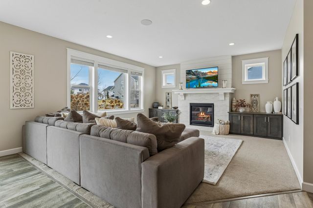 5288 Porchlight View, Woodbury, MN 55129