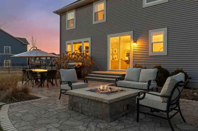 5288 Porchlight View, Woodbury, MN 55129