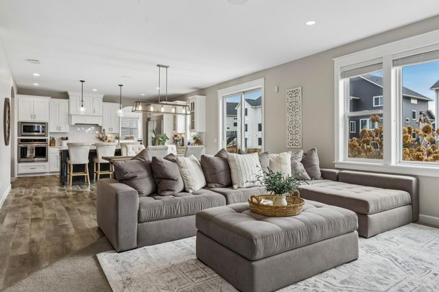 5288 Porchlight View, Woodbury, MN 55129