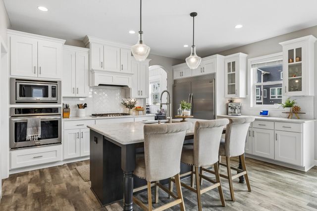 5288 Porchlight View, Woodbury, MN 55129