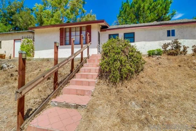 209 Frances Dr, El Cajon, CA 92019