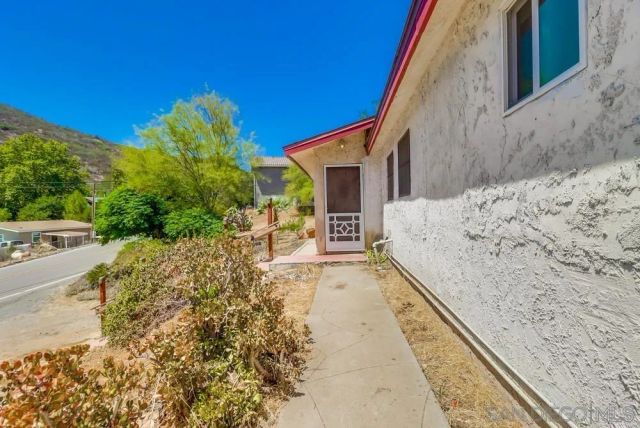 209 Frances Dr, El Cajon, CA 92019