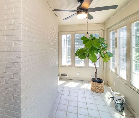 913 Harmony Way, Evansville, IN 47720