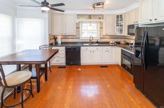 913 Harmony Way, Evansville, IN 47720