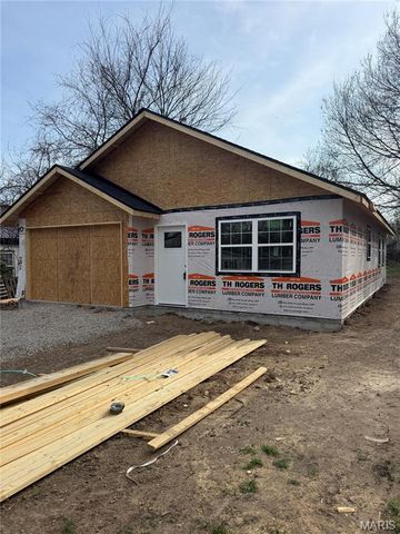 225 Garfield Street, Lebanon, MO 65536