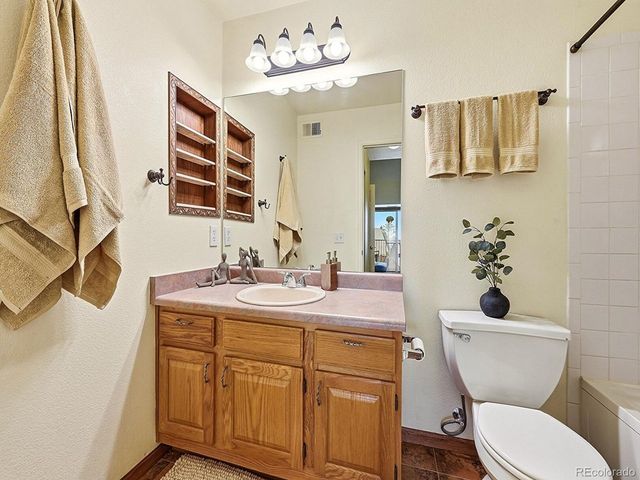 5667 S Urban St 304, Littleton, CO 80127