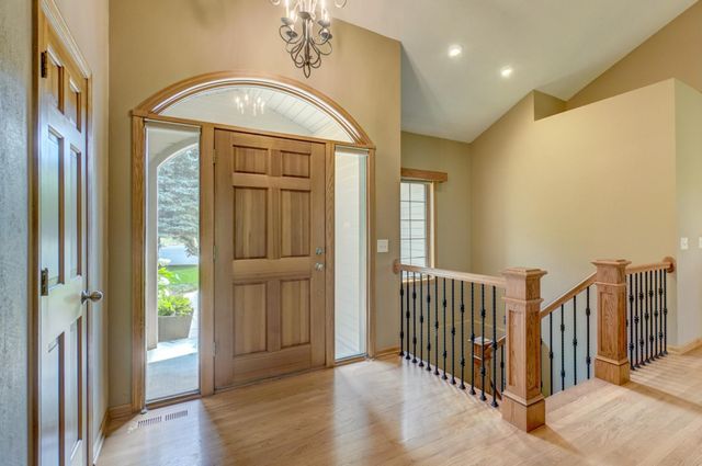 5619 Cottonwood Court, Shoreview, MN 55126