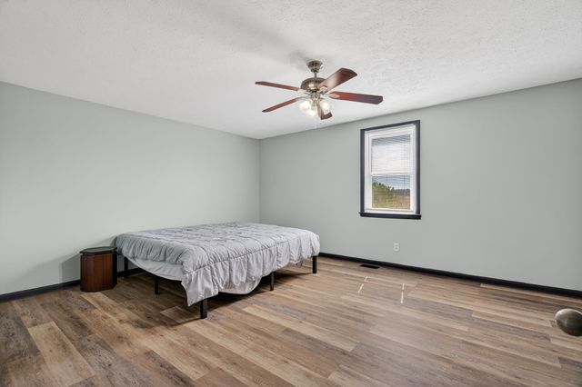 1848 Cardinal Dr, Pleasant View, TN 37146