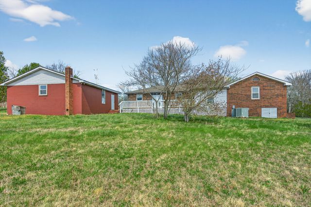 1848 Cardinal Dr, Pleasant View, TN 37146