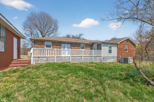 1848 Cardinal Dr, Pleasant View, TN 37146